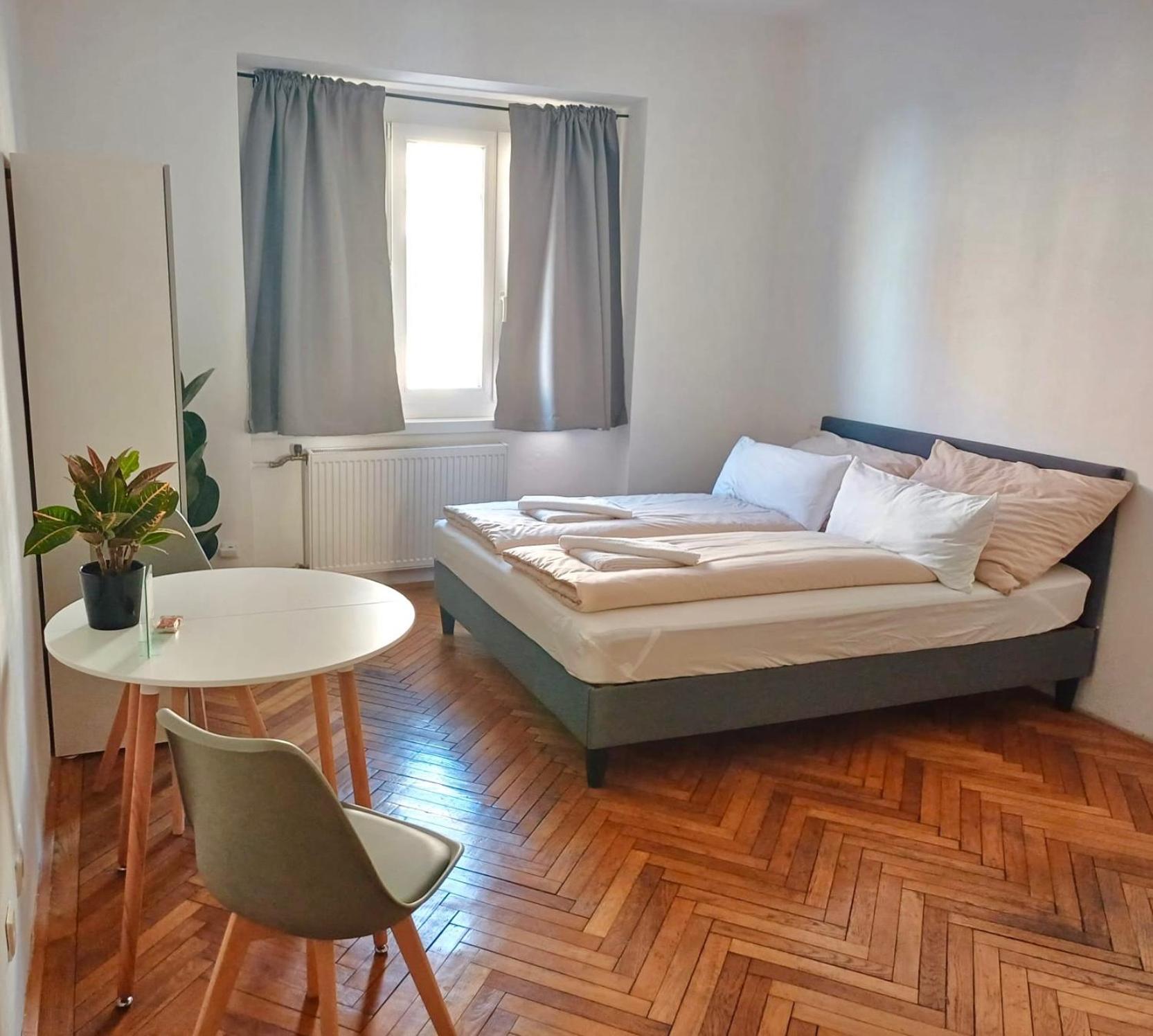 Apartment Lerchenfelder Strasse เวียนนา ภายนอก รูปภาพ